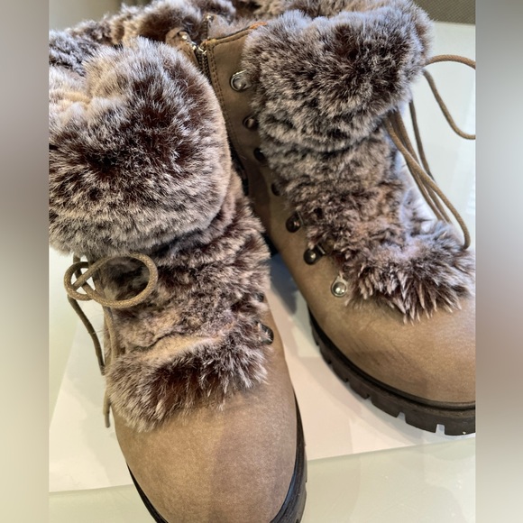 Steve Madden fur lined boots size 8 grey - Picture 3 of 7